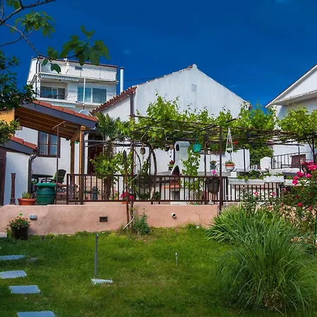 Borna - Hr-07256-01 By Interhome Vakantiehuis